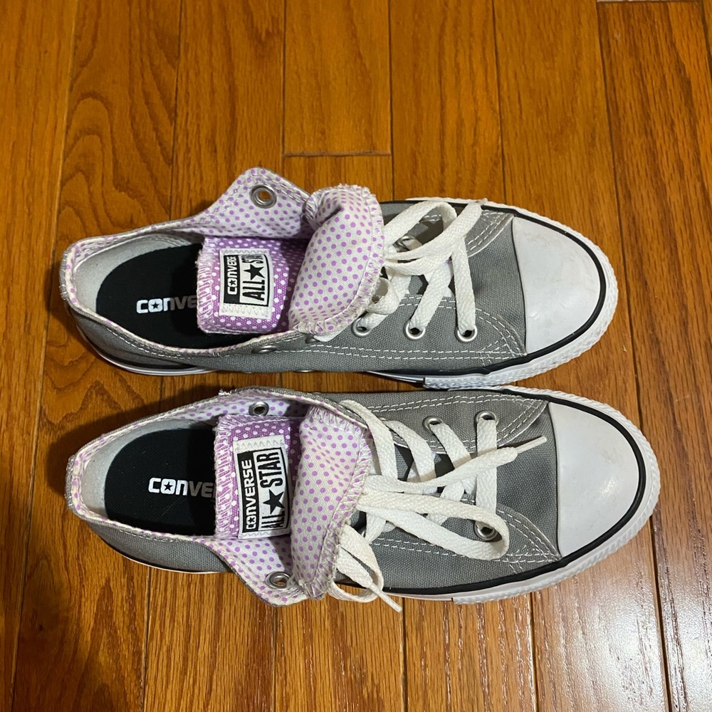 Never worn Converse 💜
